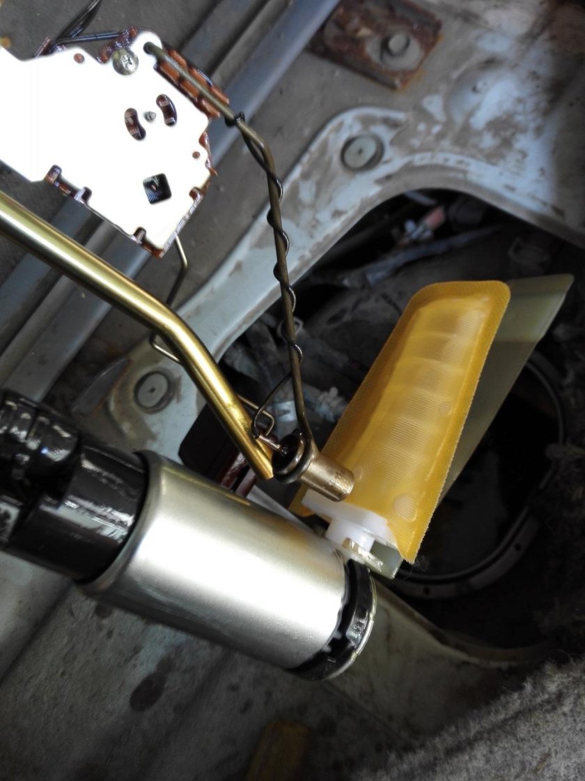 Мазда Бонго Френди бензонасос