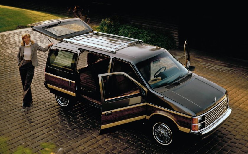 Plymouth Voyager 1984