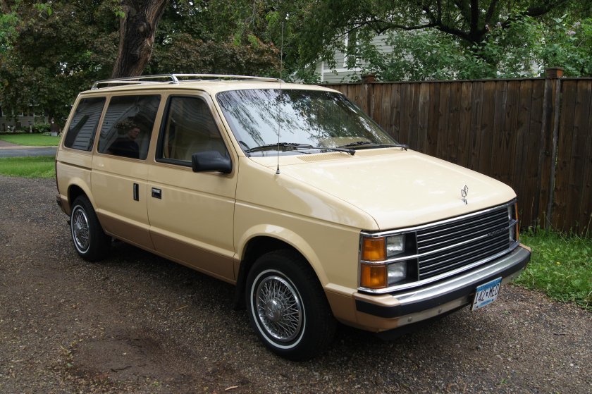 Plymouth Voyager 1985