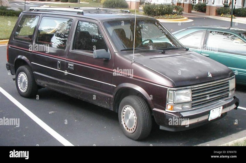 Плимут Гранд Вояджер 1990