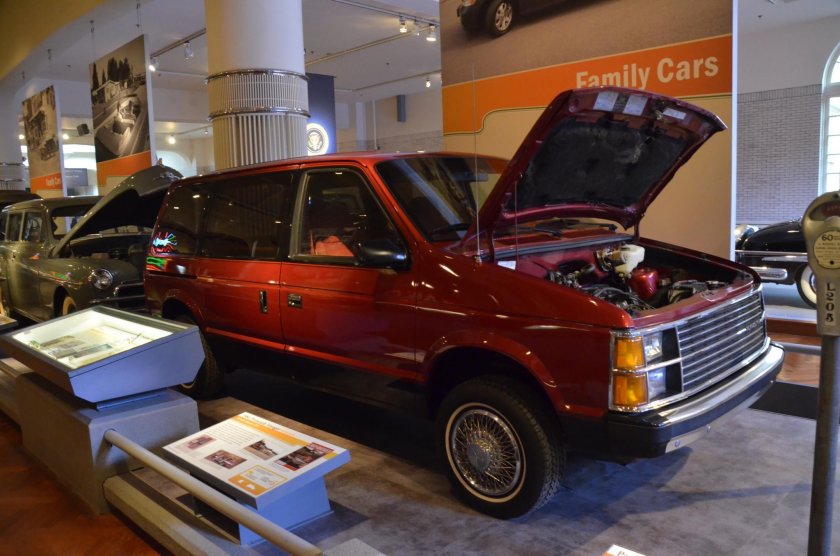 Plymouth Voyager 1984