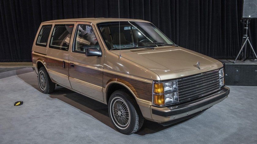 1987 Plymouth Voyager