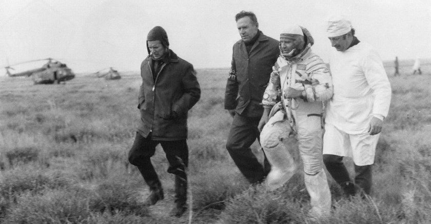 Олег Григорьевич Макаров космонавт