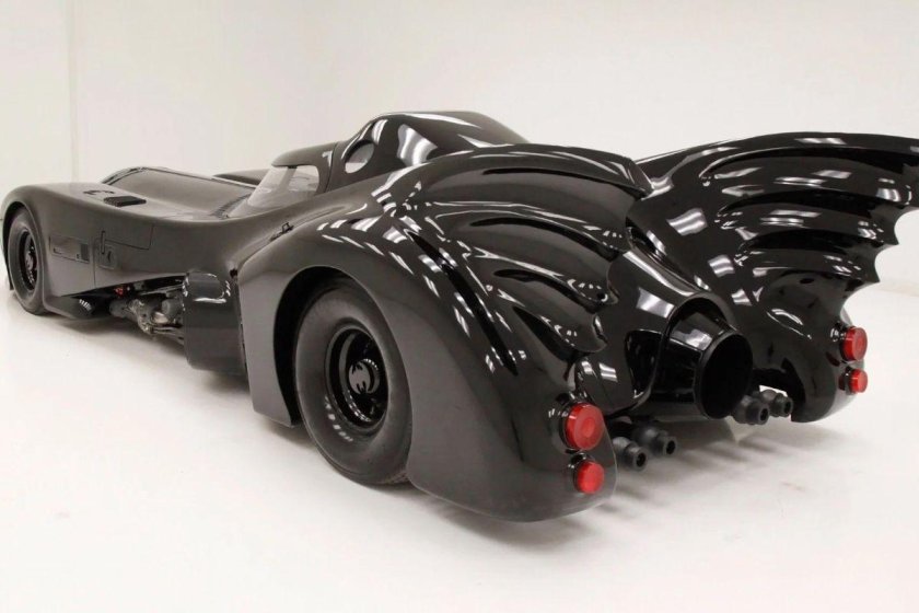 Бэтмен возвращается Бэтмобиль