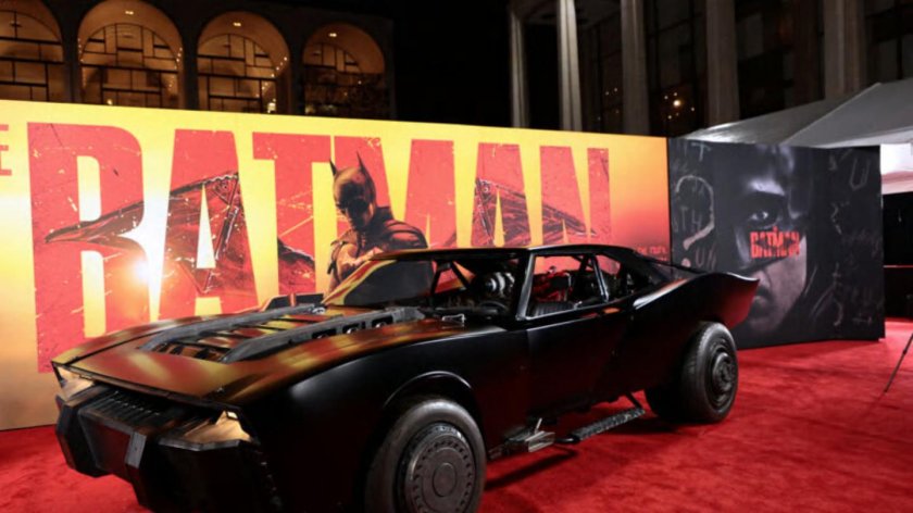 Бэтмен 2022 Бэтмобиль