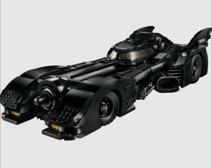 Лего Бэтмобиль 76139
