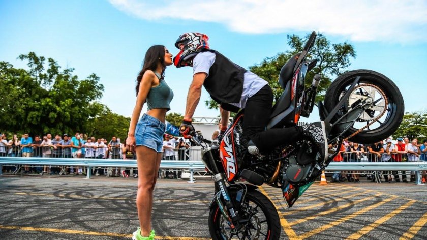 Стант на супермото