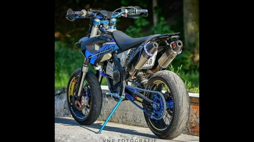 Мотоцикл КТМ супермото