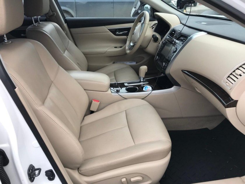 Ниссан Теана 2015 белый салон