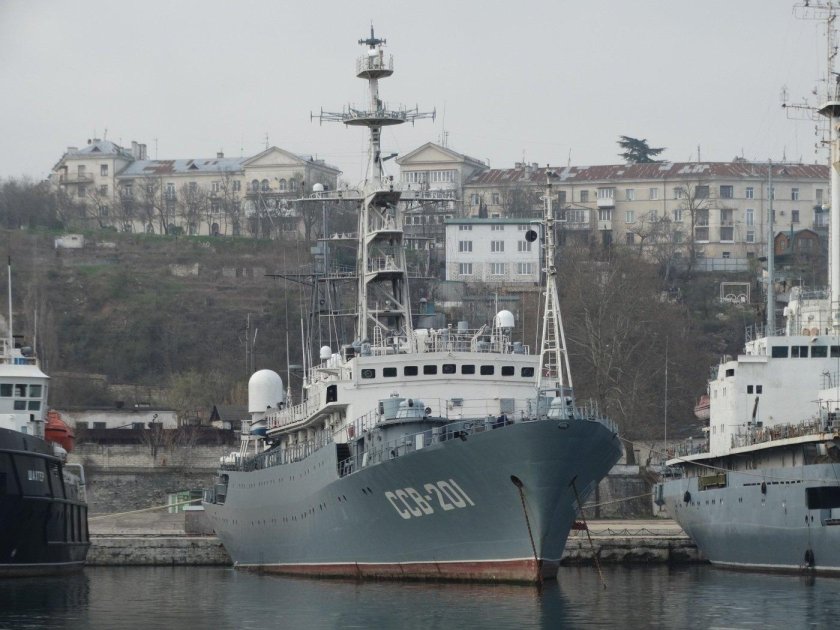 Разведывательный корабль Приазовье