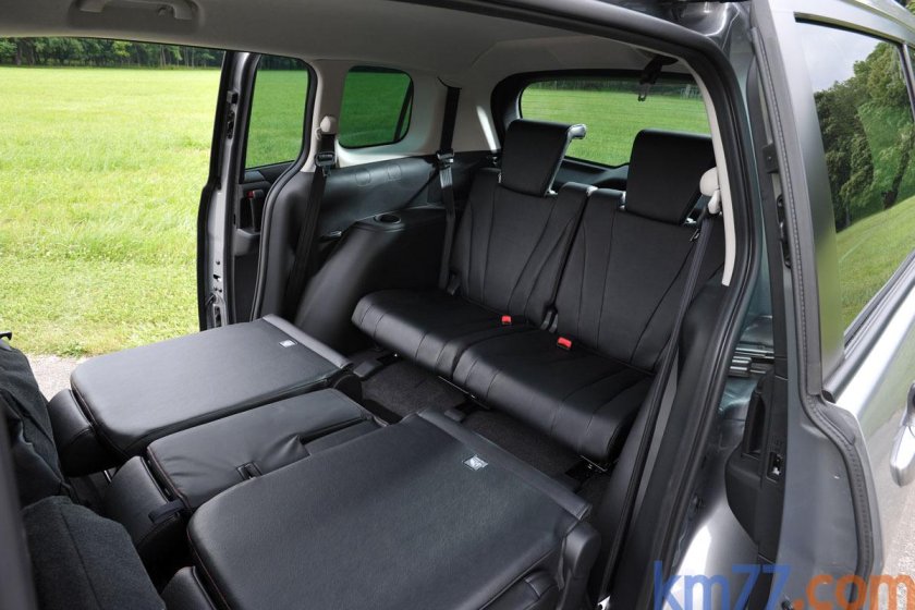 Трансформация салона Мазда 5