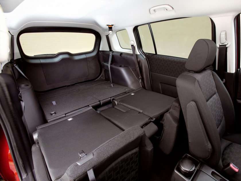 Мазда 5 минивэн 2008 салон