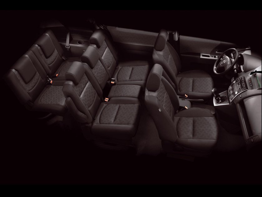 Mazda 5 7 местная