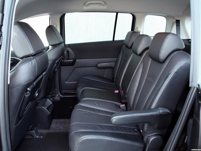 Mazda 5 2008 салон
