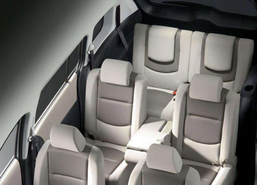 Mazda 5 7 местная