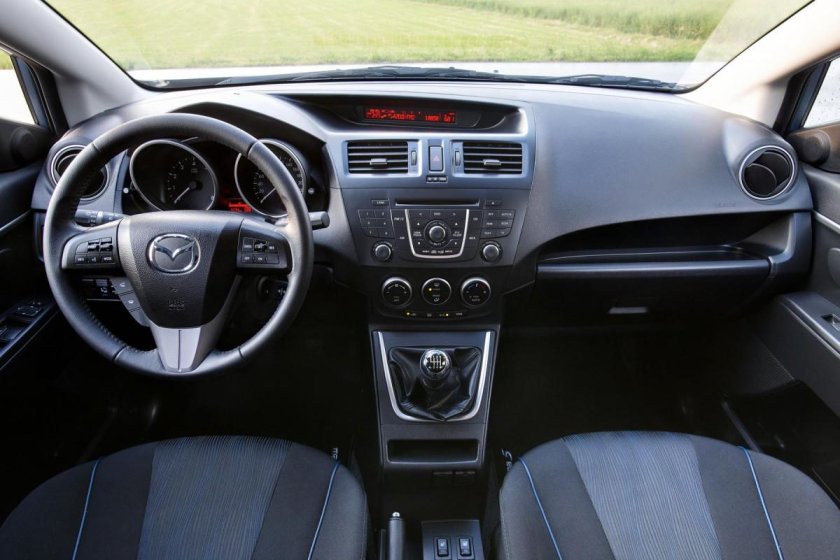 Мазда 5 Торпедо