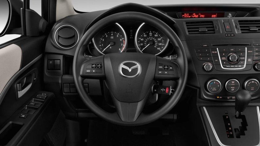 Мазда 5 салон