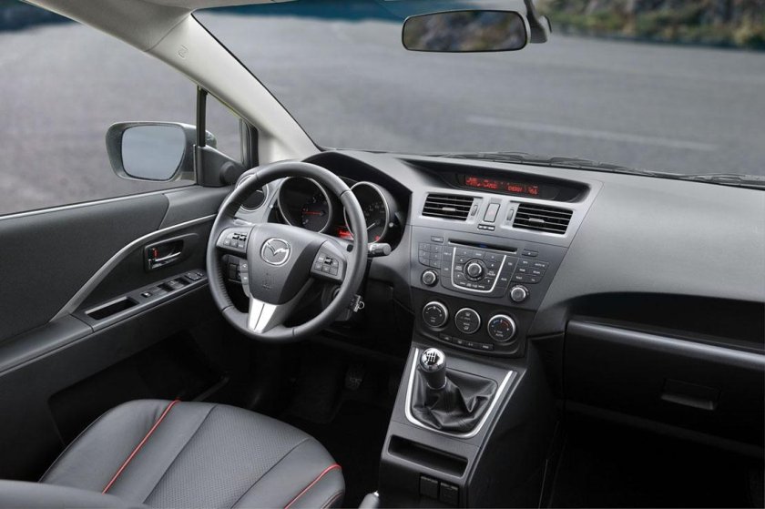 Мазда 5 салон