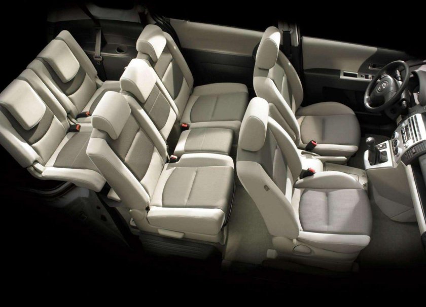 Мазда МПВ 2005 салон