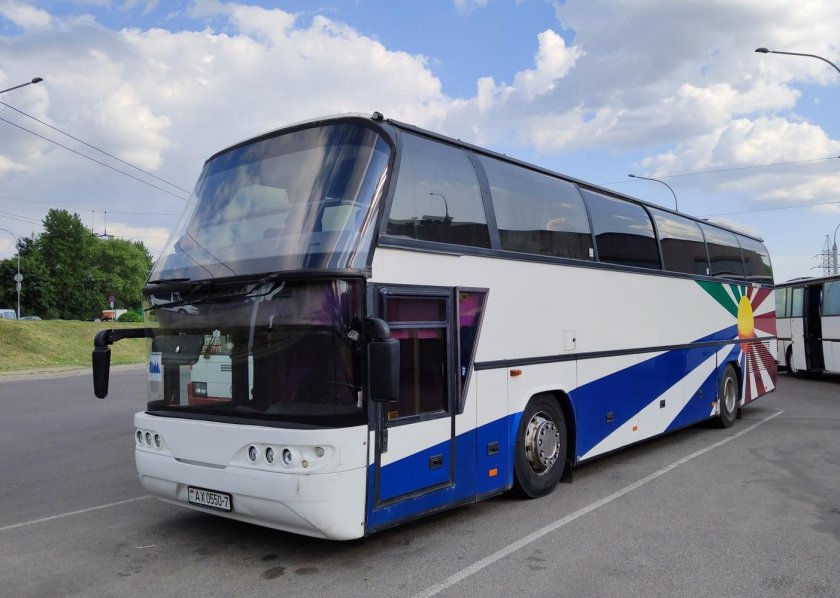Автодом Neoplan Megaliner