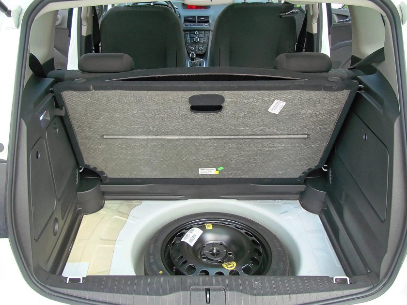 Опель Мерива багажник