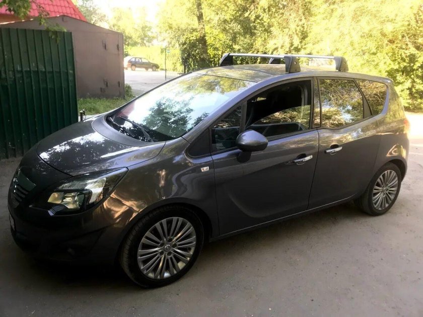Opel Meriva b багажник