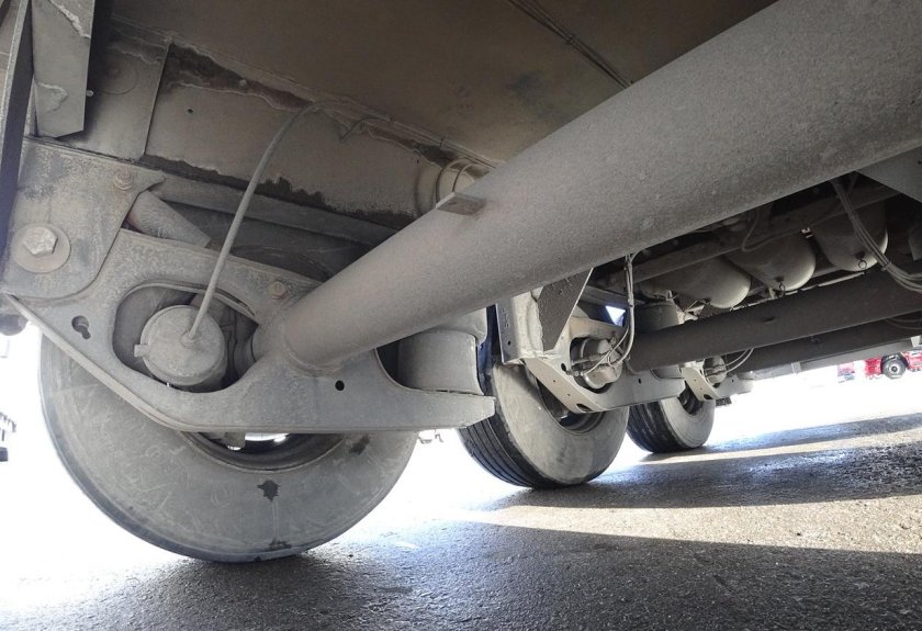 Ось полуприцепа saf