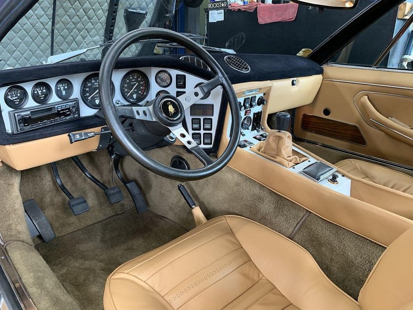Lamborghini Espada салон