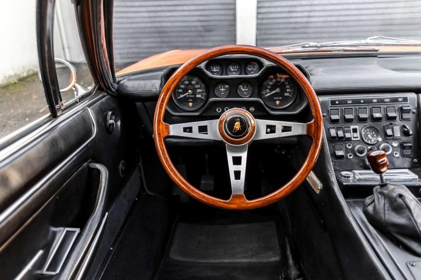 Lamborghini Espada салон