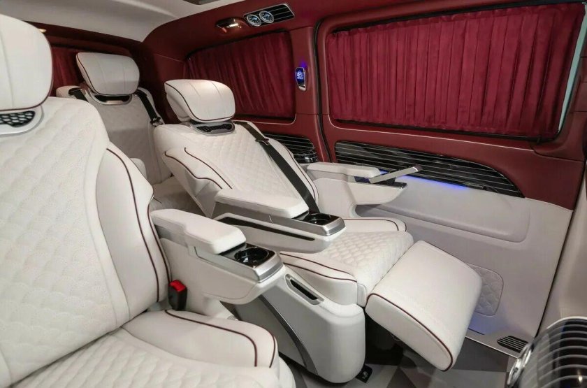 Микроавтобус Мерседес Майбах салон
