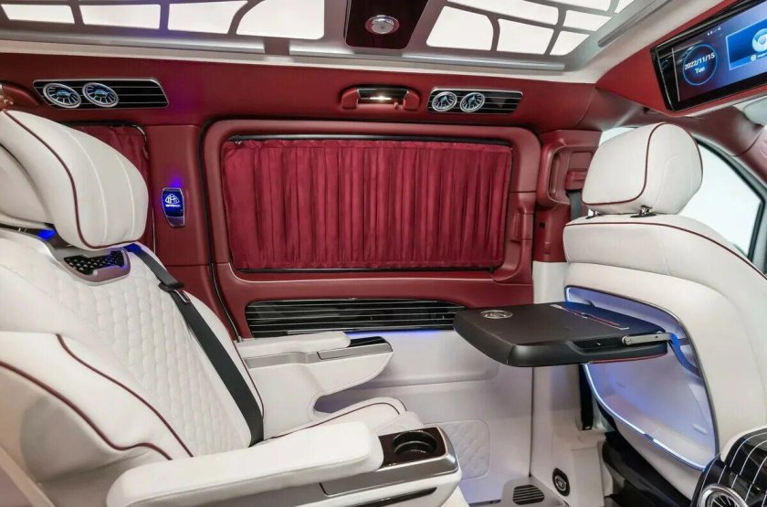 Мерседес Майбах микроавтобус