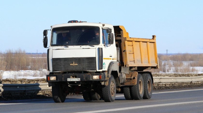 МАЗ 6517 самосвал