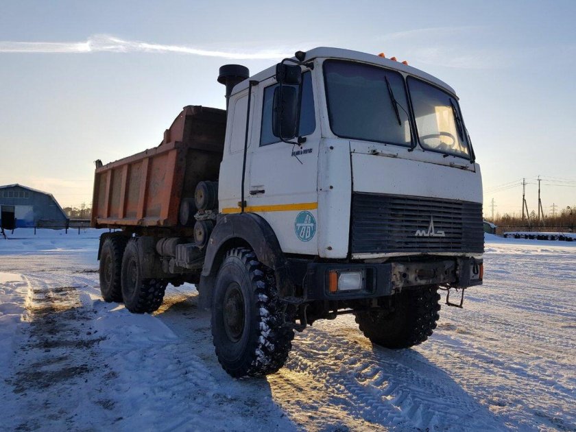 МАЗ 6517 самосвал