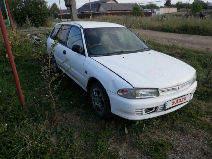 Митсубиси Либеро 1999