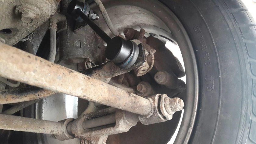 Стойка задняя Mazda Premacy