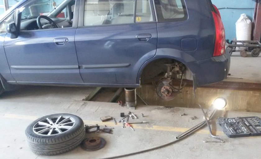 Mazda Premacy 2000 задняя подвеска