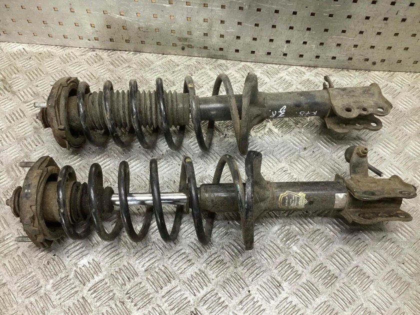 Стойка задняя Mazda Premacy