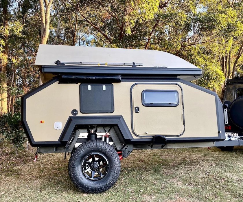 Внедорожный прицеп кемпер Bruder