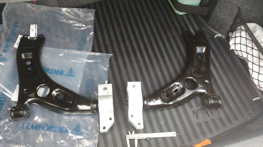 Рычаг передней подвески Шкода Октавия а7