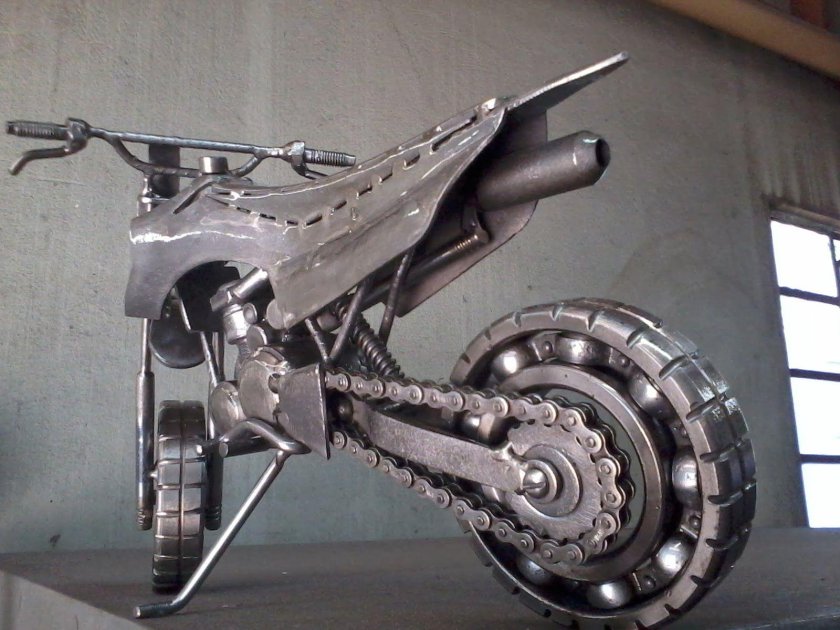 Мотоцикл из металлолома