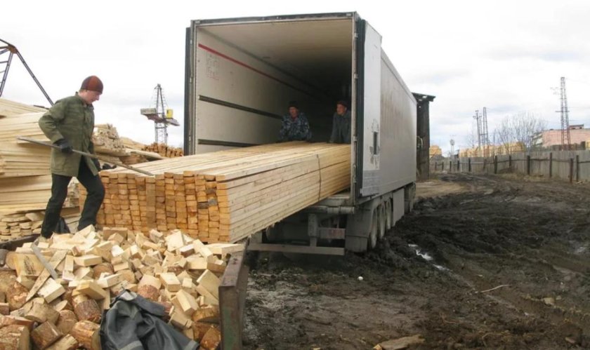 Разгрузка пиломатериалов