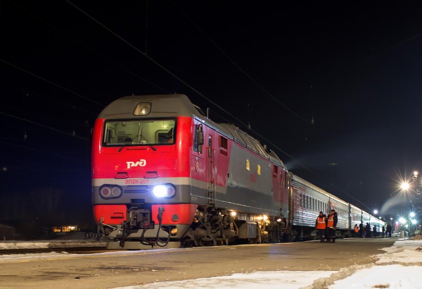 Поезд Серов Приобье