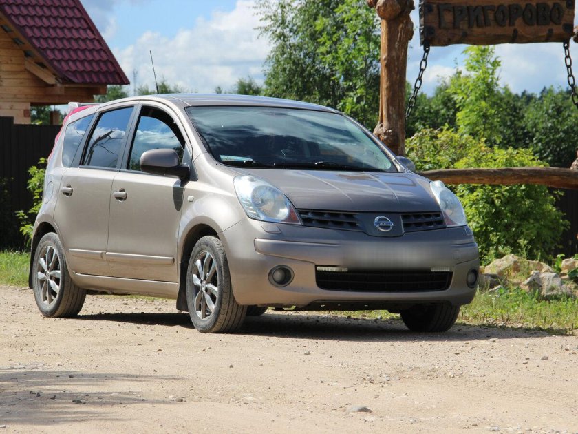 Ниссан енот 2008