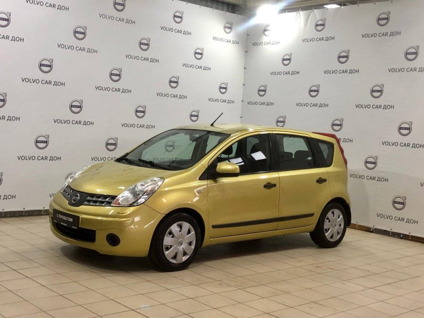 Ниссан ноут желтый