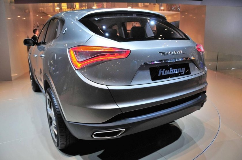 Кроссовер Мазерати 1 поколения