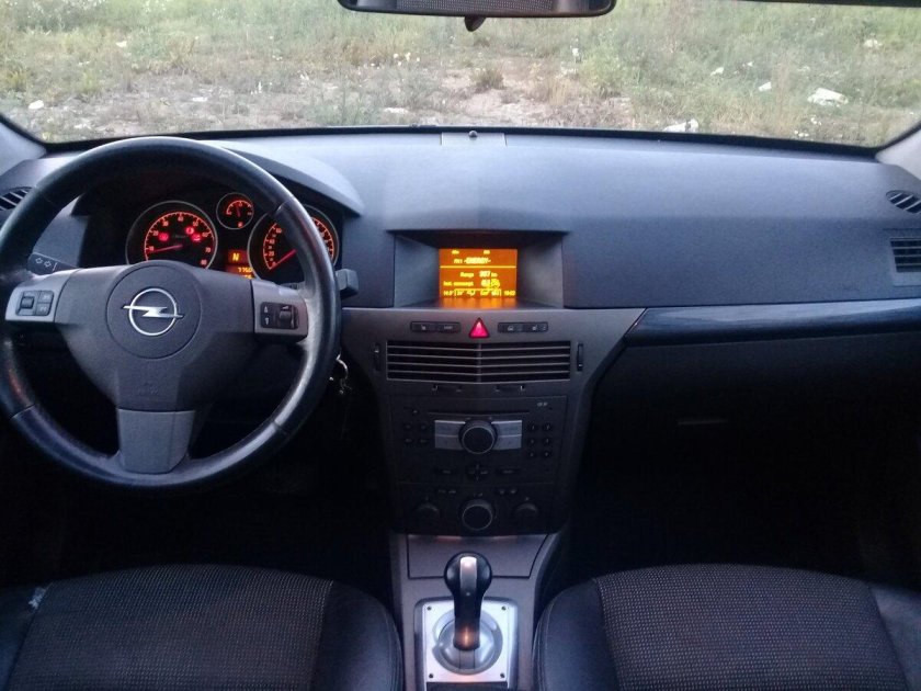 Opel Astra h 2004 салон