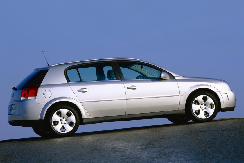 Opel Signum 2004