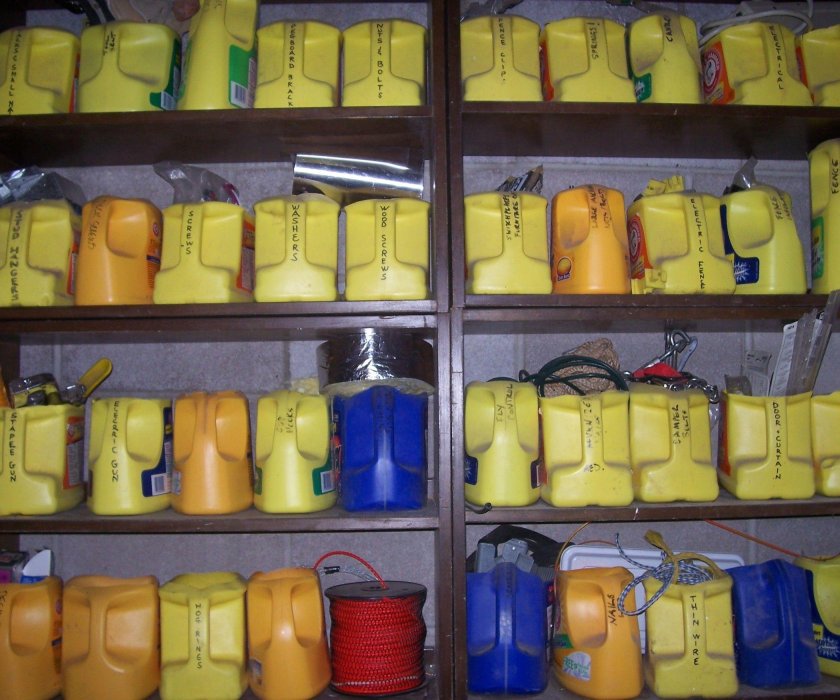 Контейнер из канистры