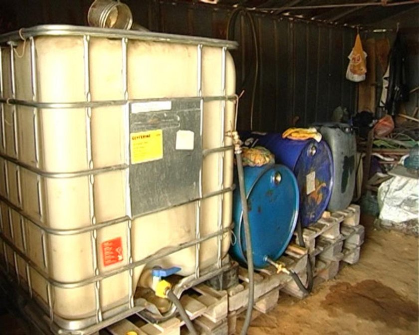 Емкость для хранения ГСМ В гараже