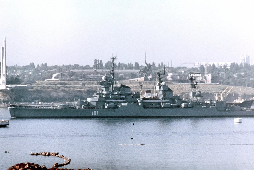 Крейсер Жданов Севастополь